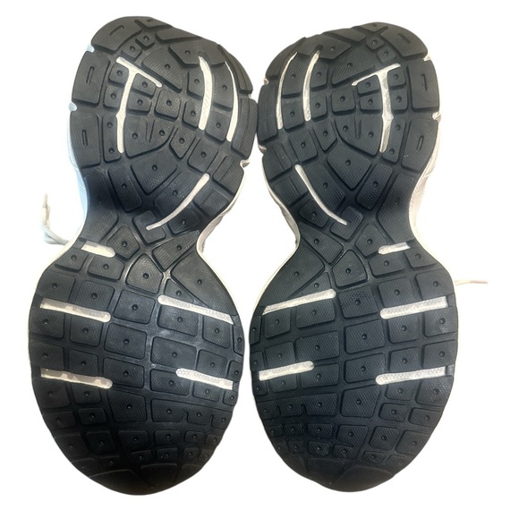 Burness Chunky Sneaker Size 11 Off White Black Lace Up Comfort Insole Athleisure - Picture 8 of 14